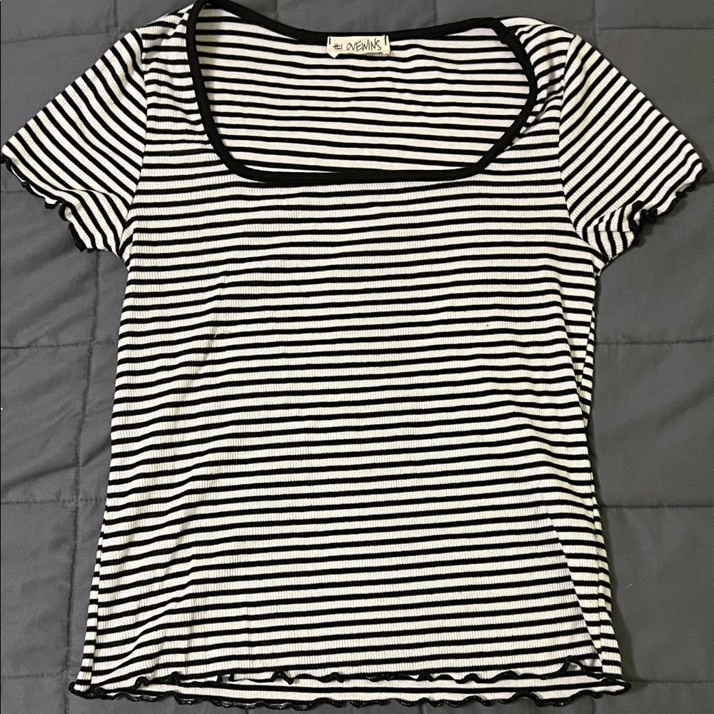 Black and White Striped Women's Short Sleeve Top